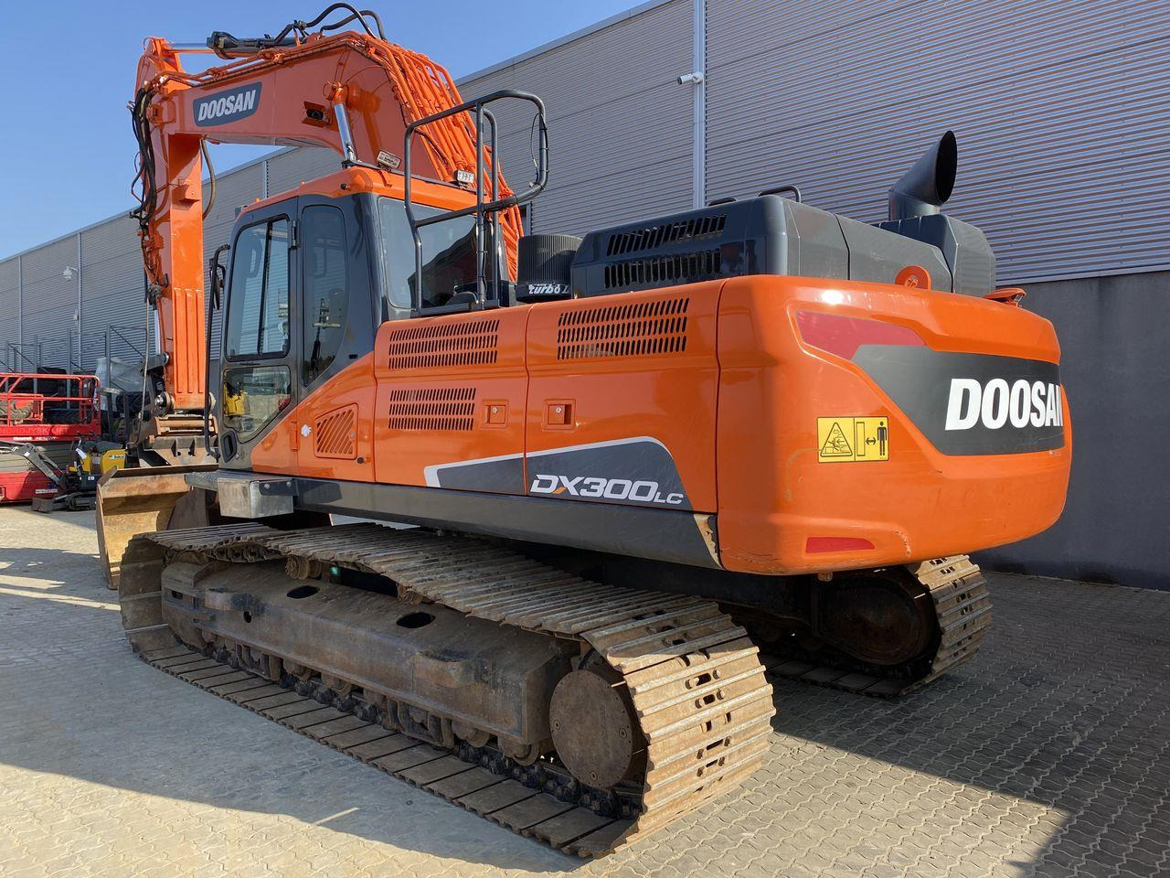 Bandgrävare Doosan DX300LC-5
