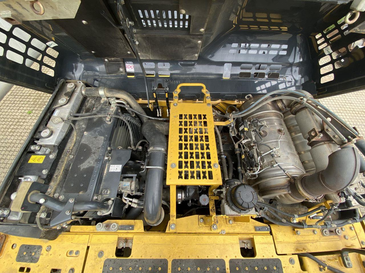 Bandgrävare Komatsu HB365LC-3