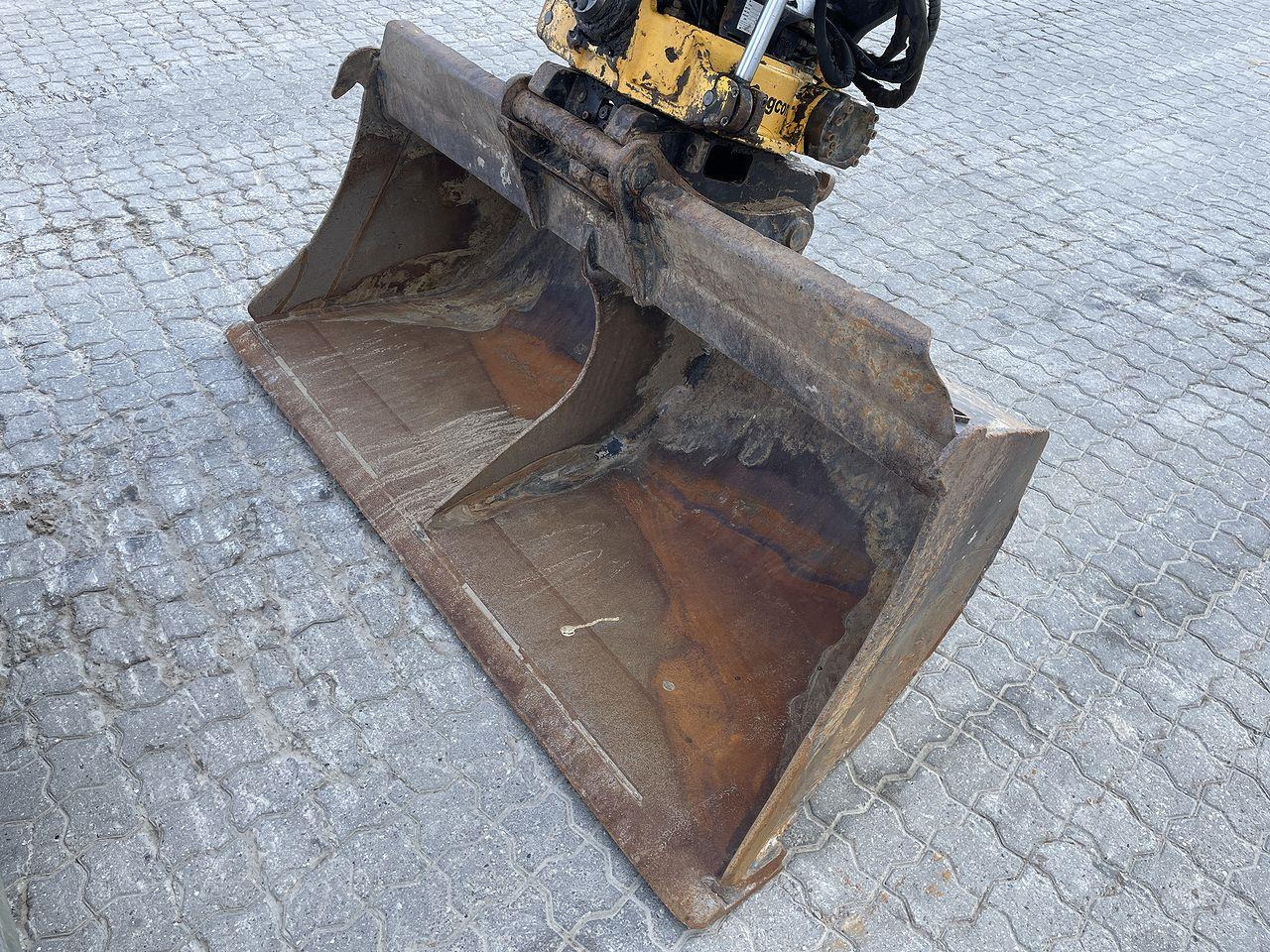 Bandgrävare Komatsu PC138US-11