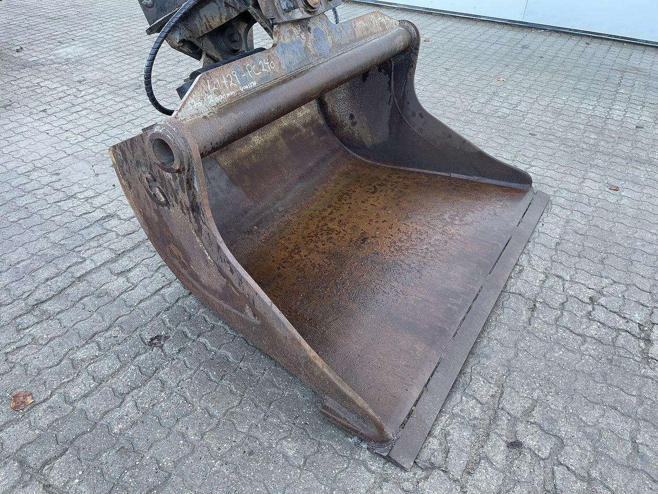 Bandgrävare Komatsu PC240LCD-11