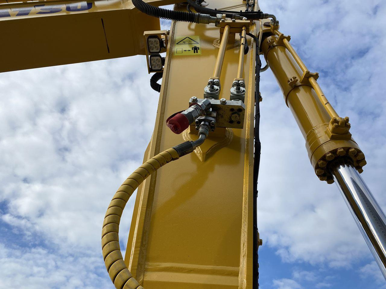 Bandgrävare Komatsu PC240LC-11EO