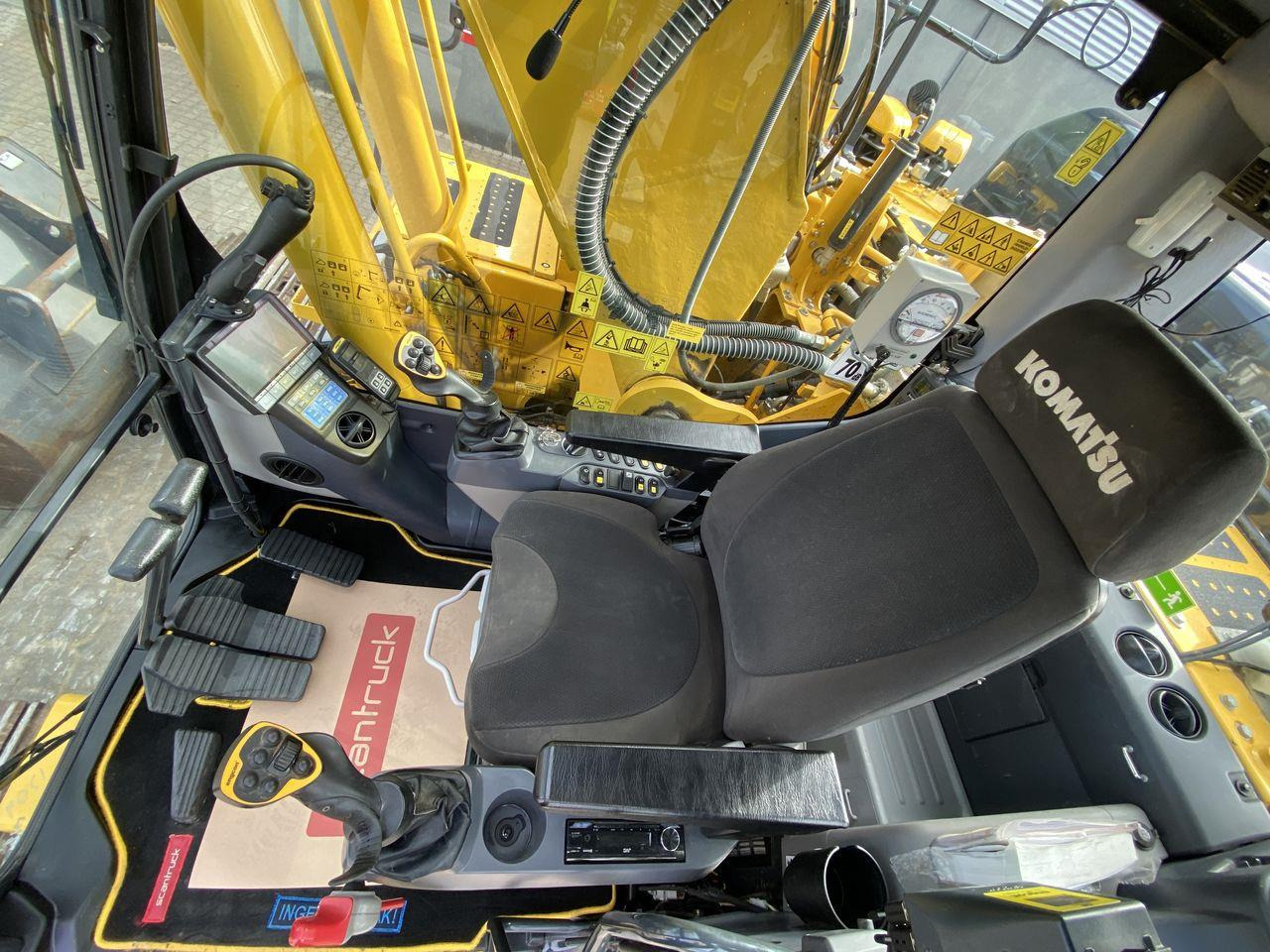 Bandgrävare Komatsu PC240LC-11EO