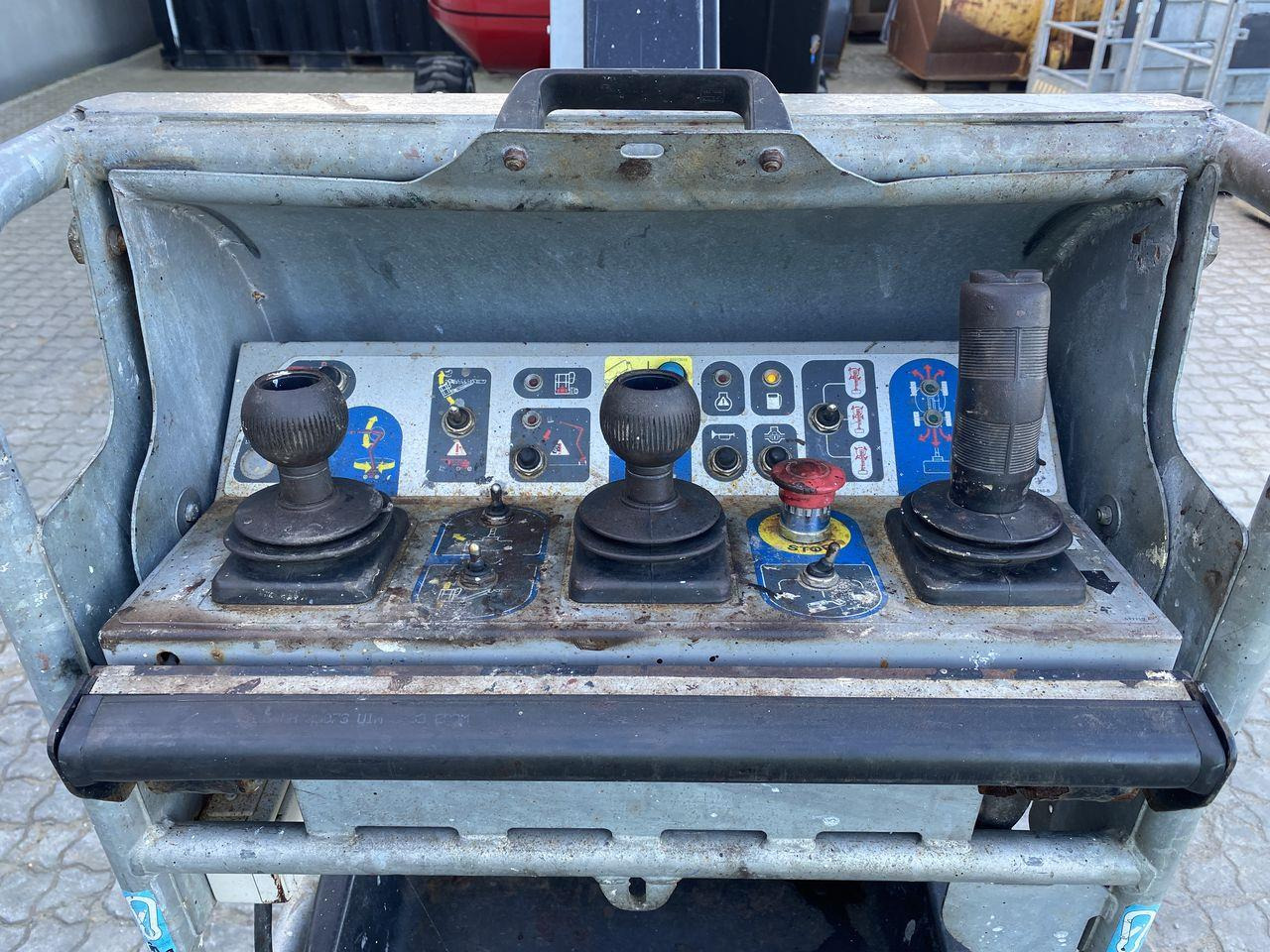 Bomlift Manitou 160ATJ RC