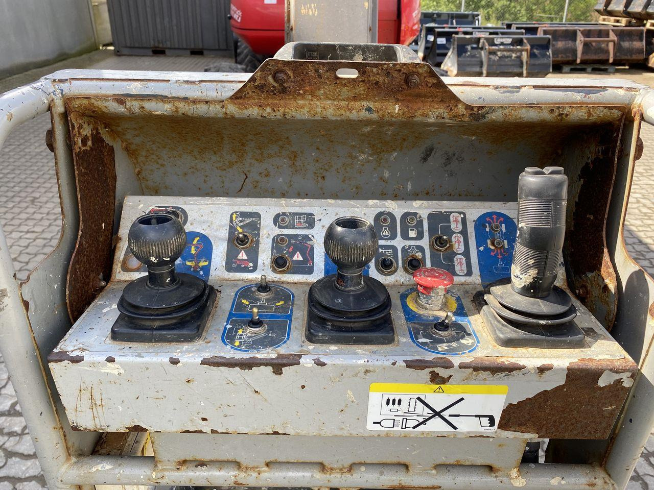 Bomlift Manitou 200ATJ RC