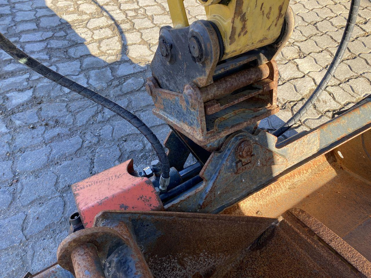 Minigrävmaskin Komatsu PC16R-3HS