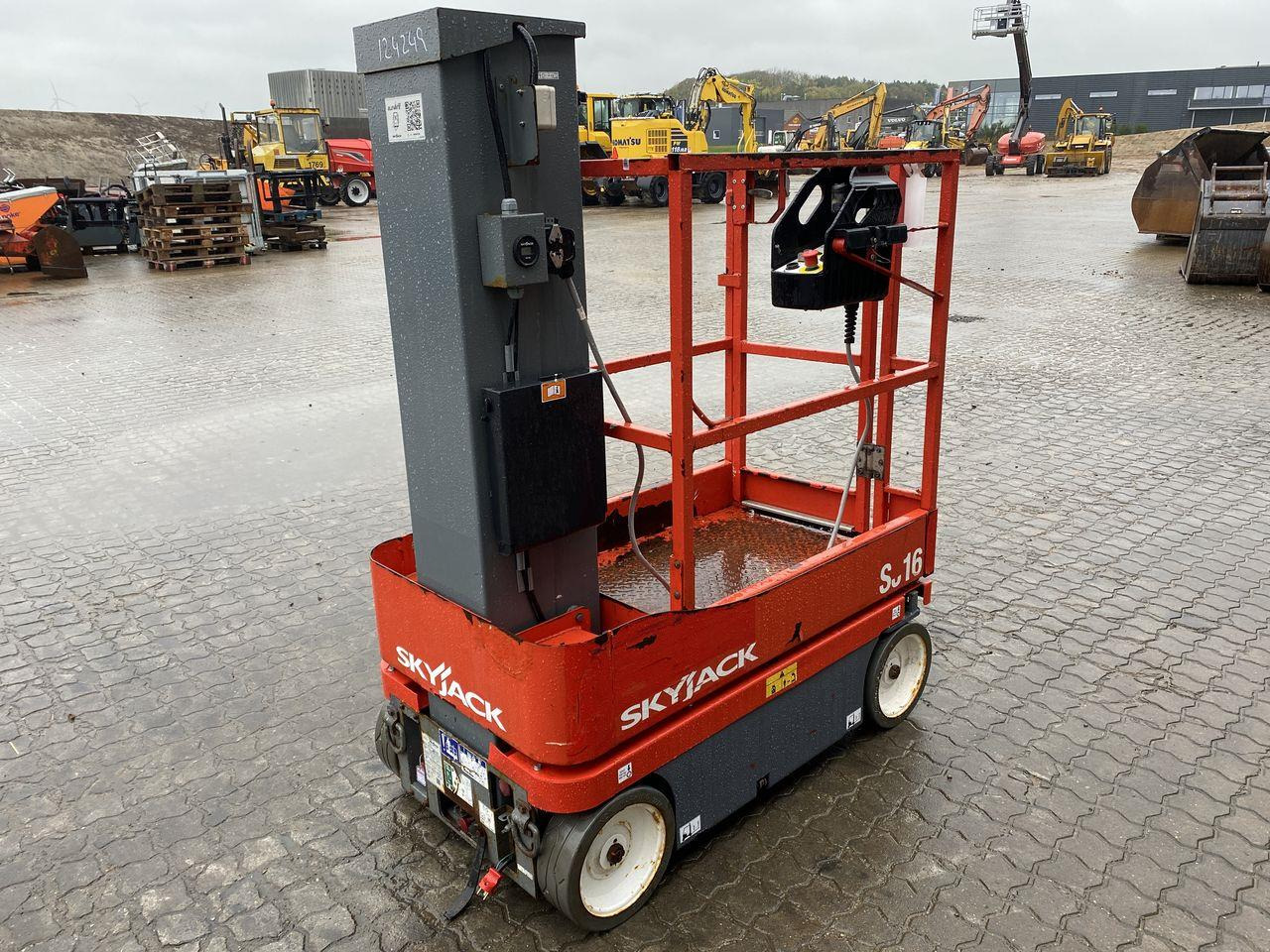 Pelarlift Skyjack SJ16