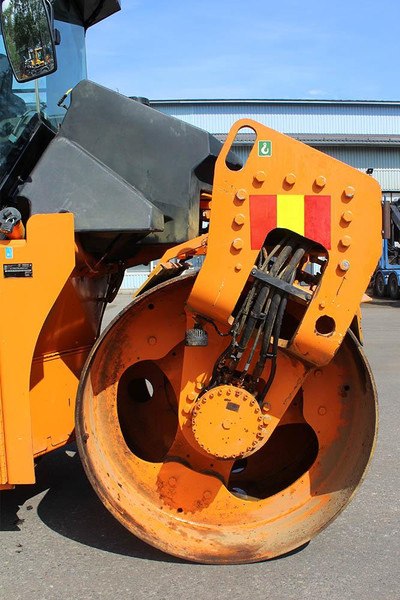 Vält Caterpillar CD10