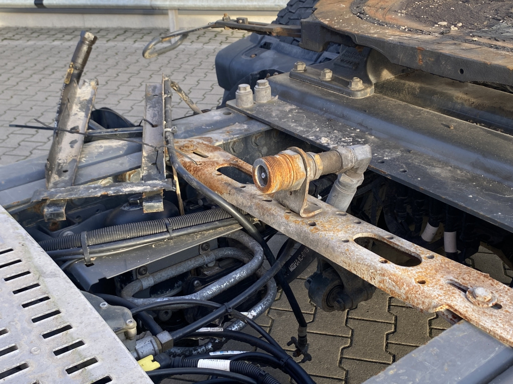 Dragbil DAF XF 450 / UNFALL