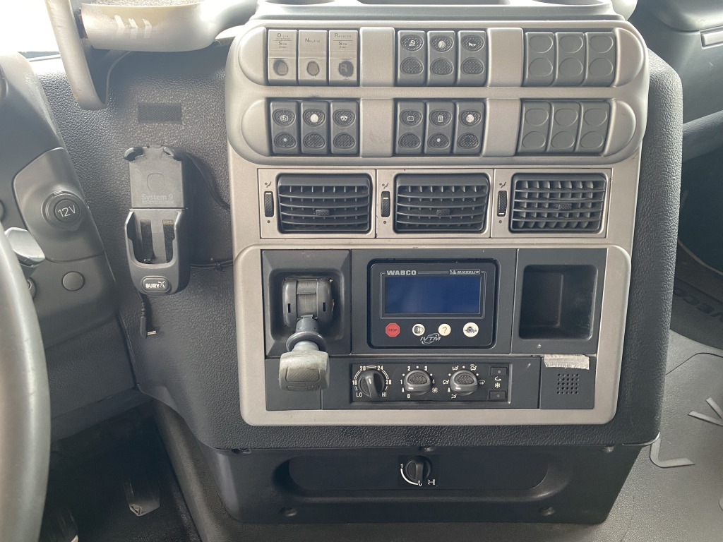 Dragbil Iveco AS 440 S 46 T/P Stralis