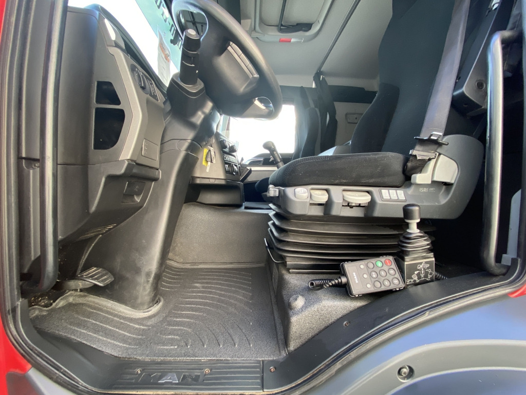 Dragbil MAN 18.440 4x4 H BLS