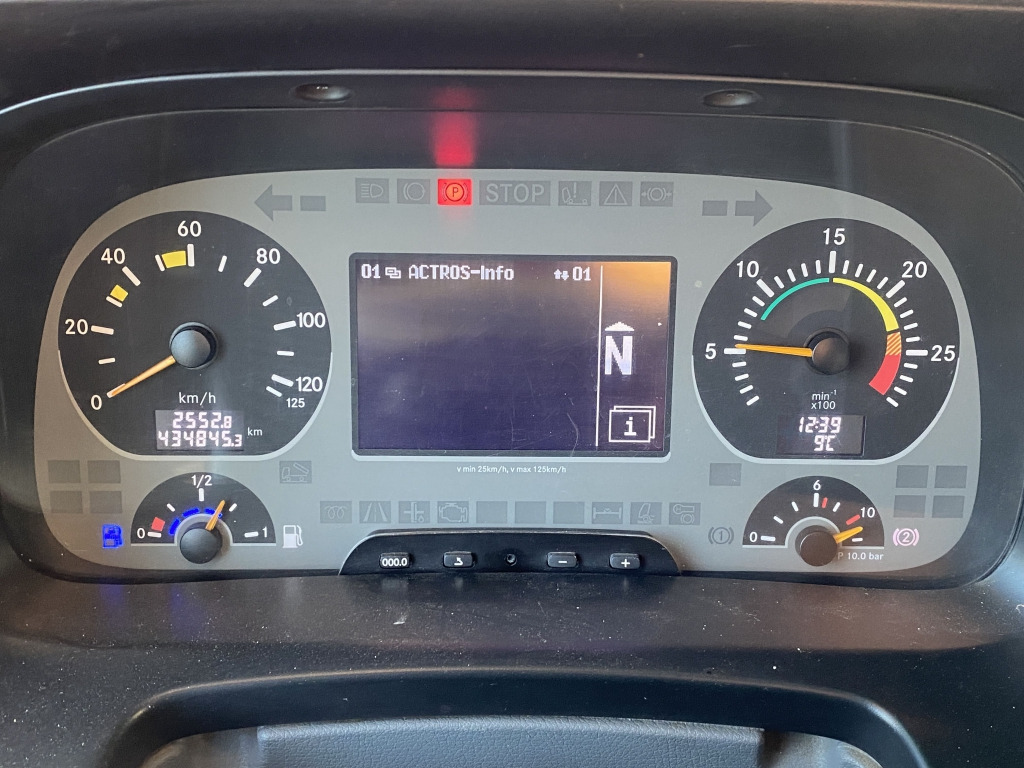 Dragbil Mercedes-Benz 1841 LS Actros MP2