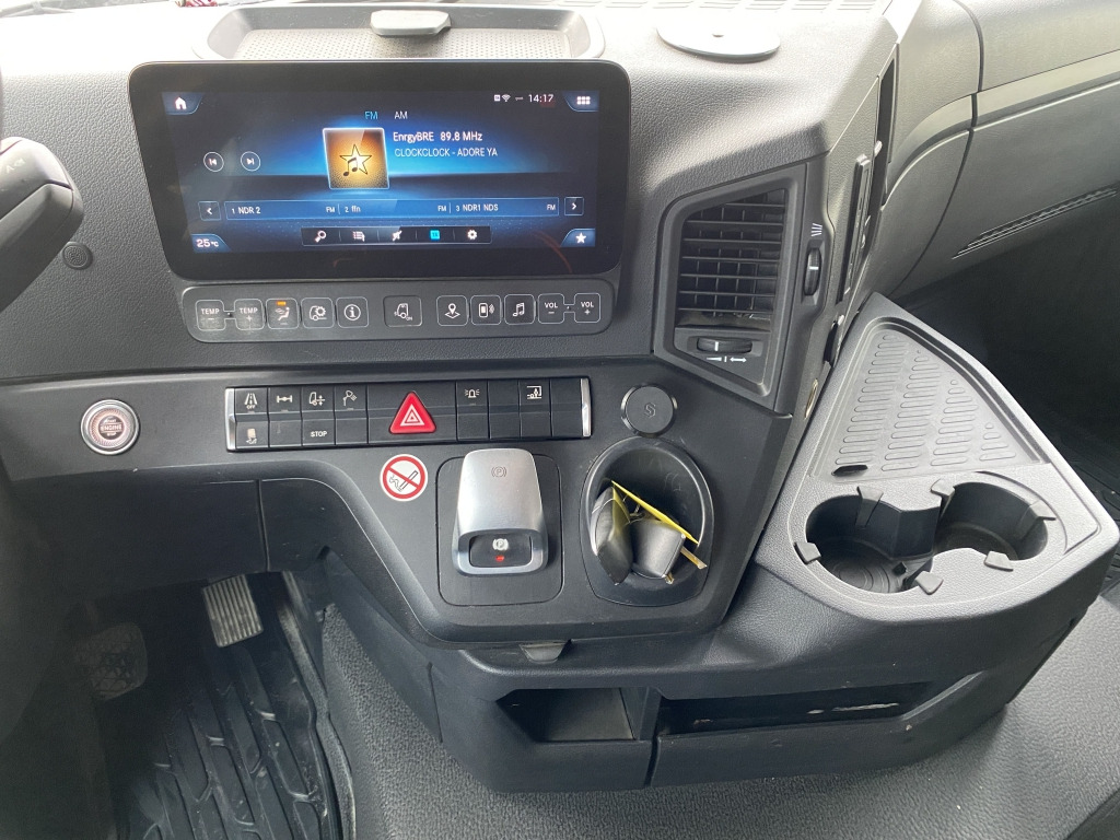 Dragbil Mercedes-Benz 1842 LS Arocs