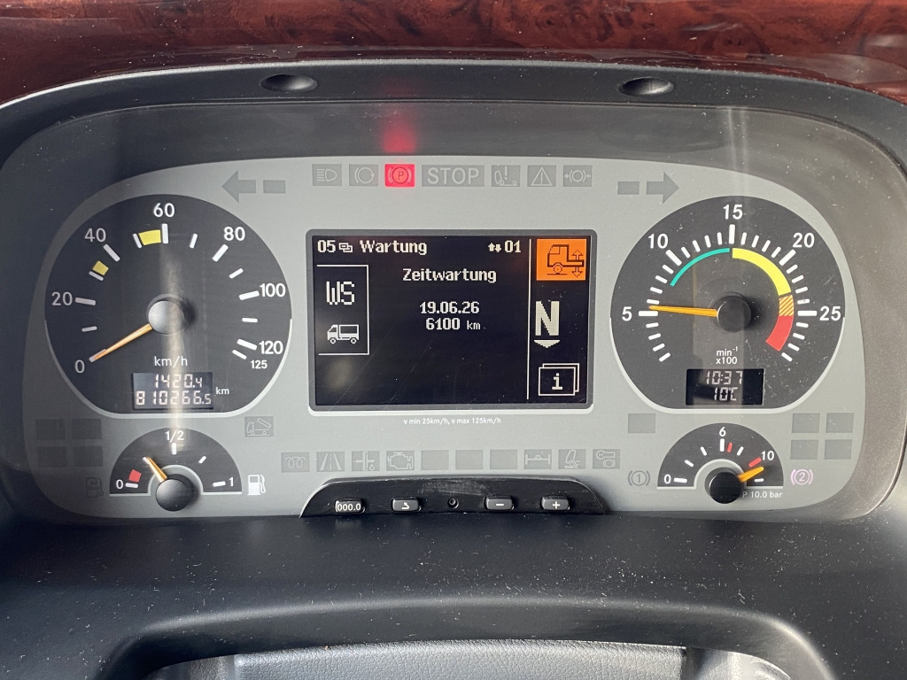 Dragbil Mercedes-Benz 1844 LS Actros MP2