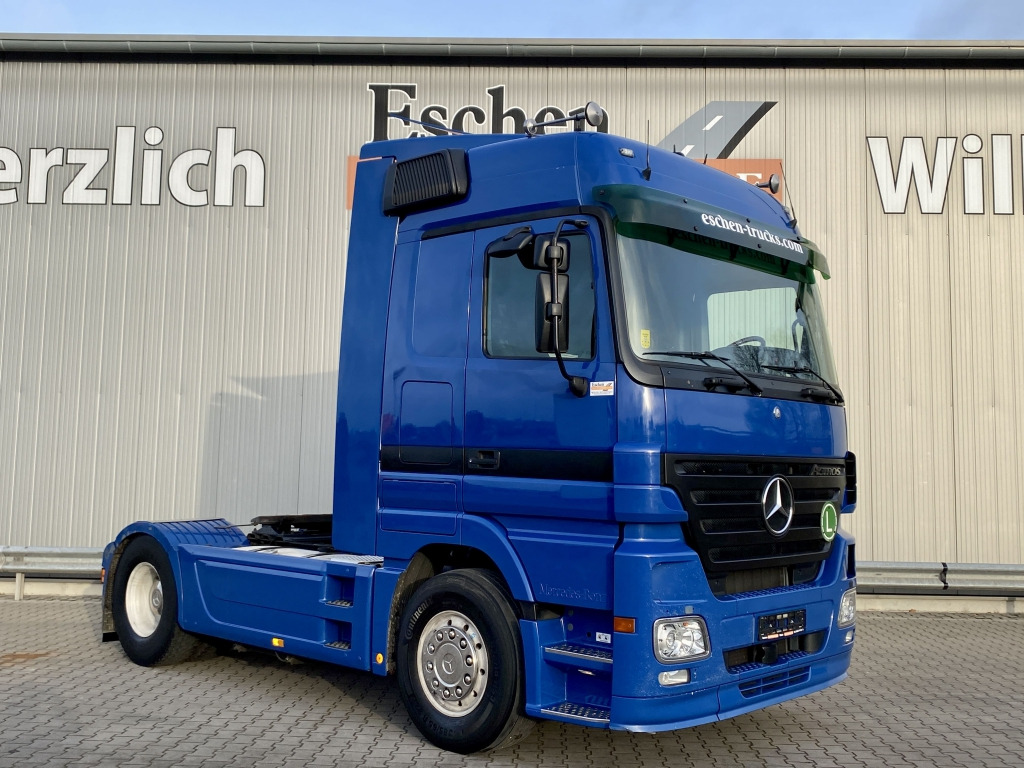 Dragbil Mercedes-Benz 1844 LS Actros MP2