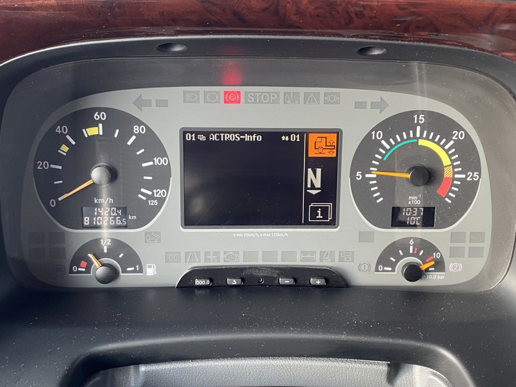 Dragbil Mercedes-Benz 1844 LS Actros MP2