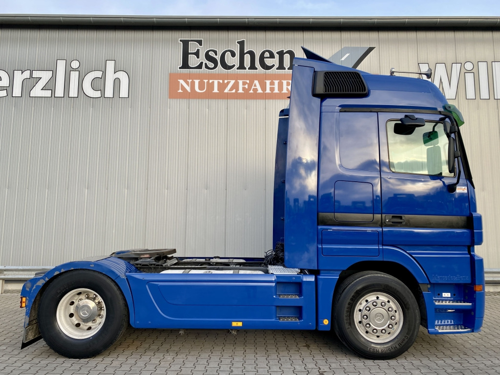 Dragbil Mercedes-Benz 1844 LS Actros MP2