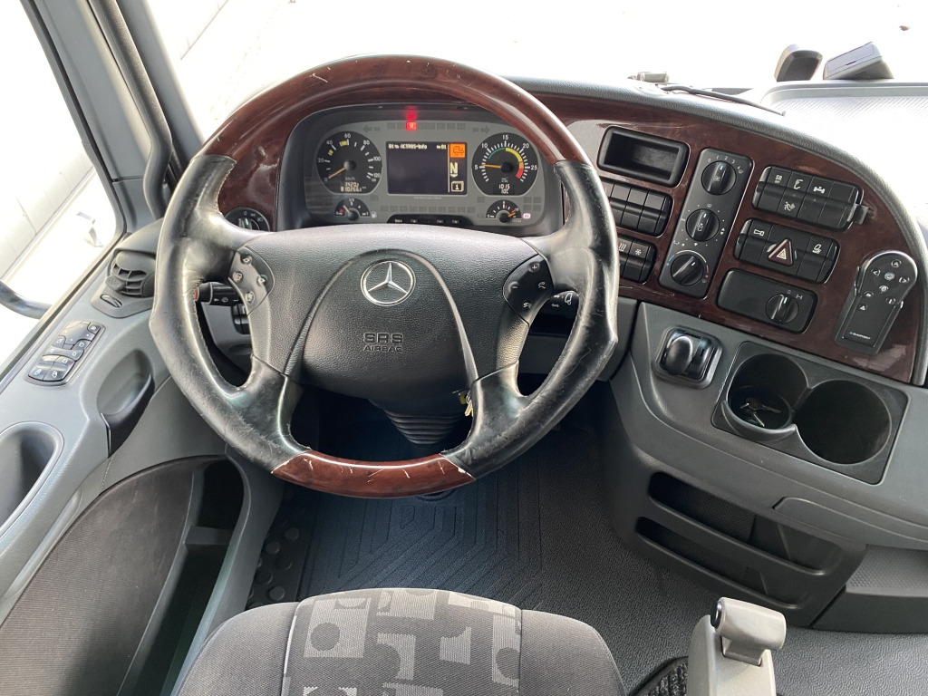 Dragbil Mercedes-Benz 1844 LS Actros MP2