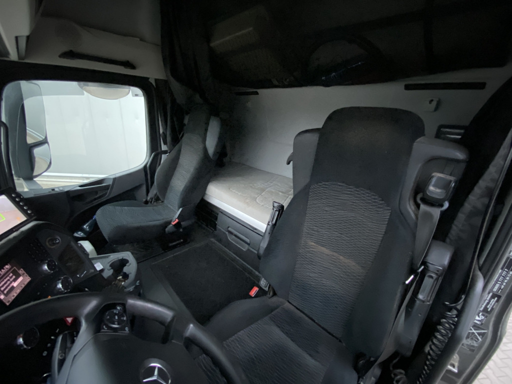 Dragbil Mercedes-Benz 1845 HAD Arocs Hydrodrive