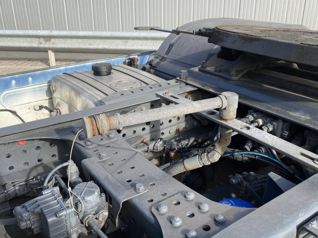 Dragbil Mercedes-Benz 1845 LS Actros