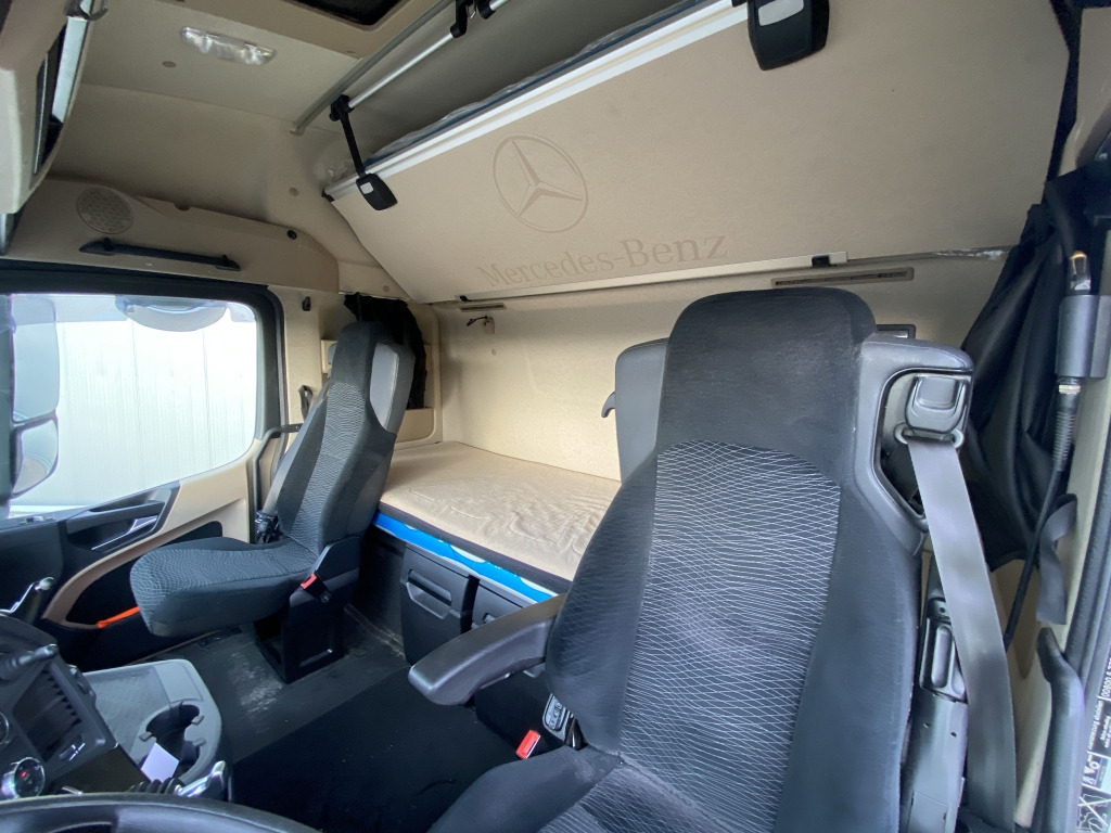 Dragbil Mercedes-Benz 1846 LS Actros