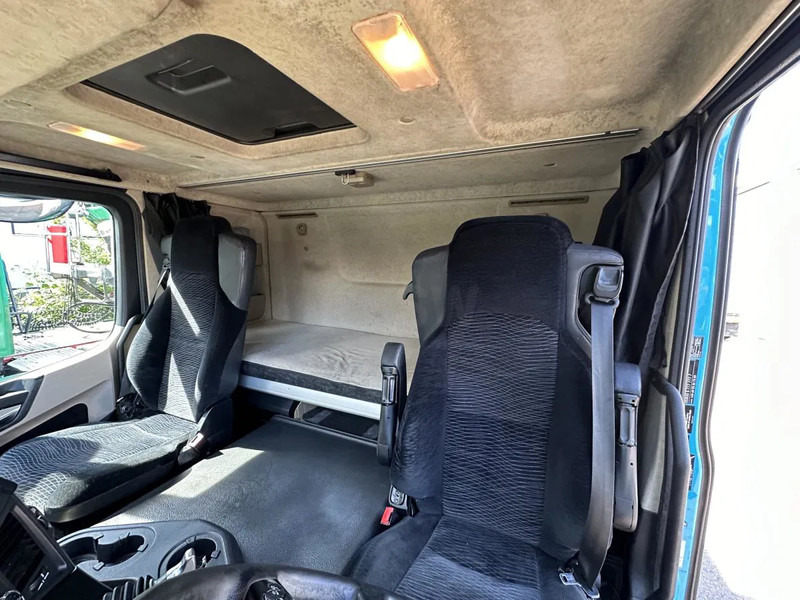 Dragbil Mercedes-Benz Actros 1843 LS Autotransporter SZM EUROLOHR