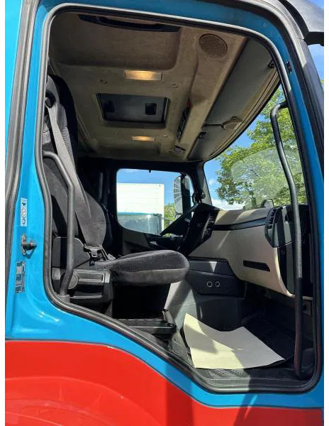 Dragbil Mercedes-Benz Actros 1843 LS Autotransporter SZM EUROLOHR