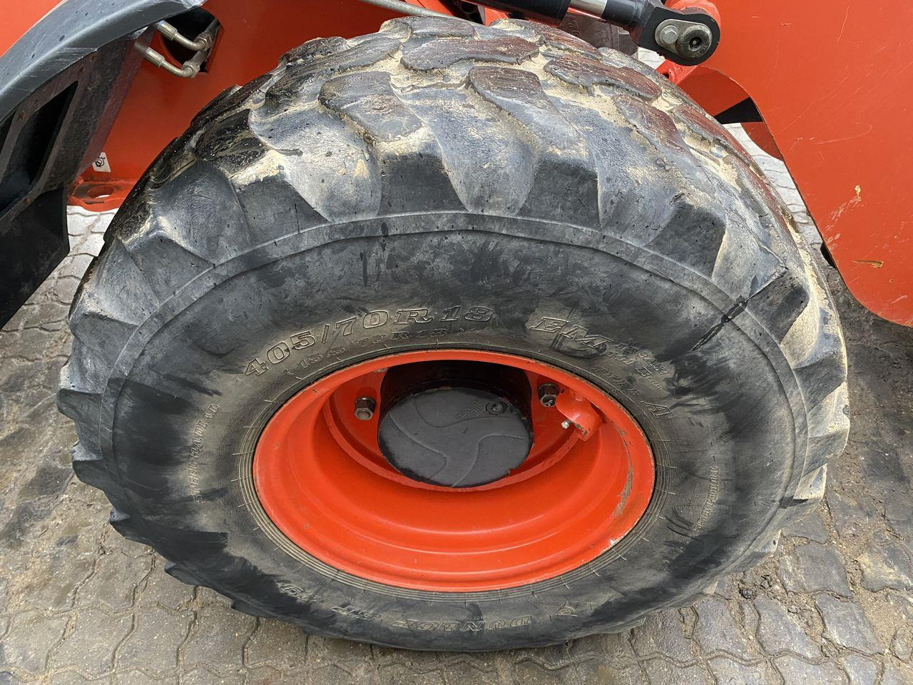 Minilastare Kubota R082