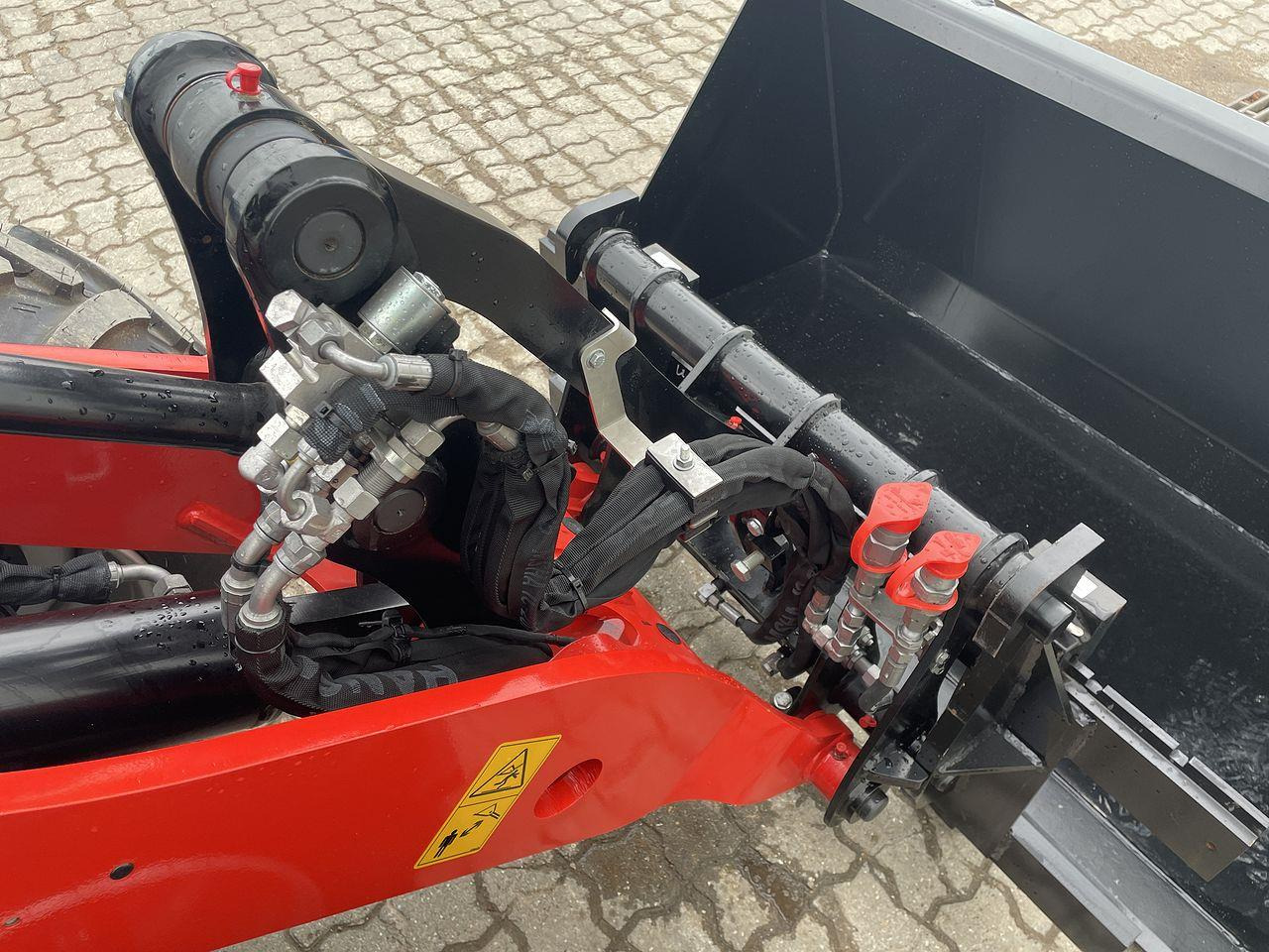 Minilastare Manitou MLA 5-50H CAB ST5