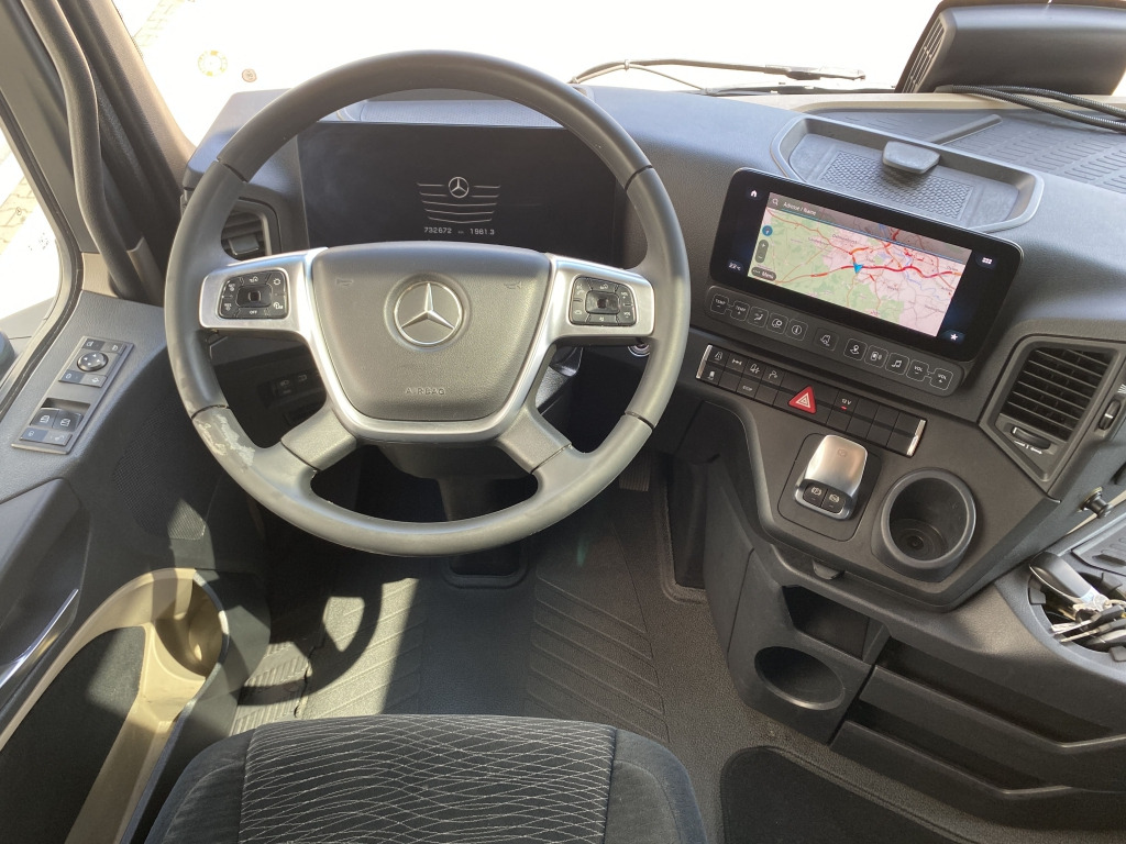 Containerbil/ Växelflak lastbil Mercedes-Benz 2546 LL 6x2