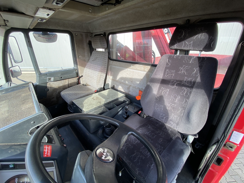 Flakbil MAN 10.224 4x2 / Tirre Faltkran