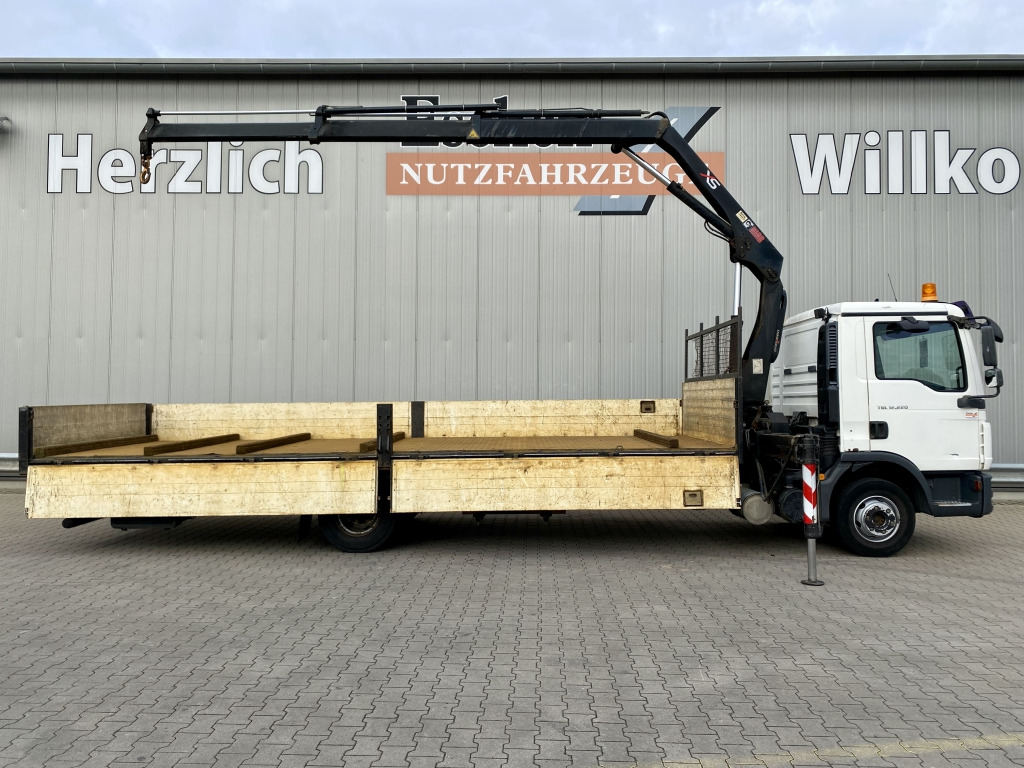 Flakbil MAN TGL 12.220 4x2 BL / HIAB Faltkran
