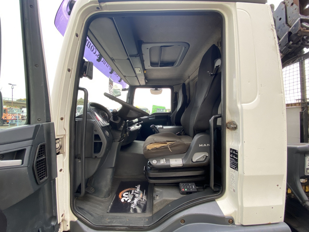 Flakbil MAN TGL 12.220 4x2 BL / HIAB Faltkran