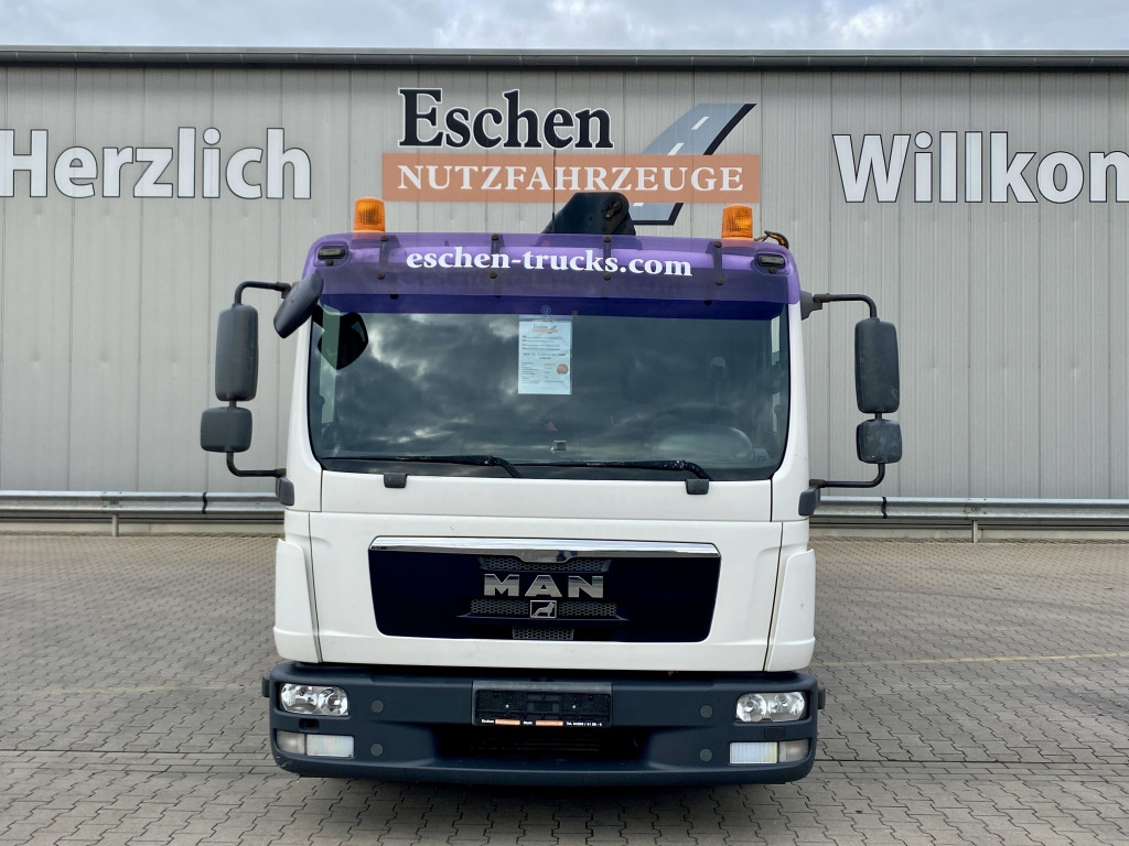 Flakbil MAN TGL 12.220 4x2 BL / HIAB Faltkran