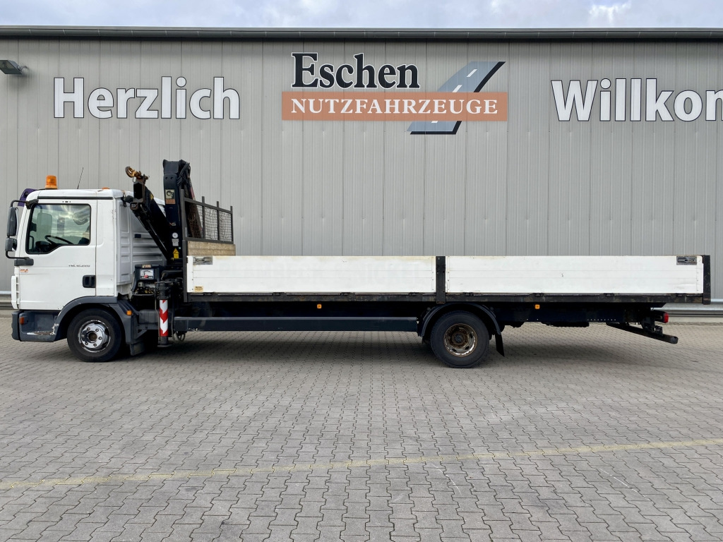 Flakbil MAN TGL 12.220 4x2 BL / HIAB Faltkran