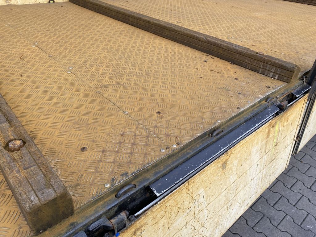 Flakbil MAN TGL 12.220 4x2 BL / HIAB Faltkran