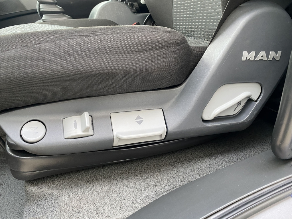 Flakbil MAN TGL 8.180 4x2 BB