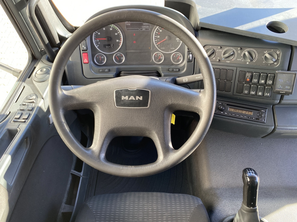 Flakbil MAN TGM 15.290 4x2 BL / HIAB Faltkran