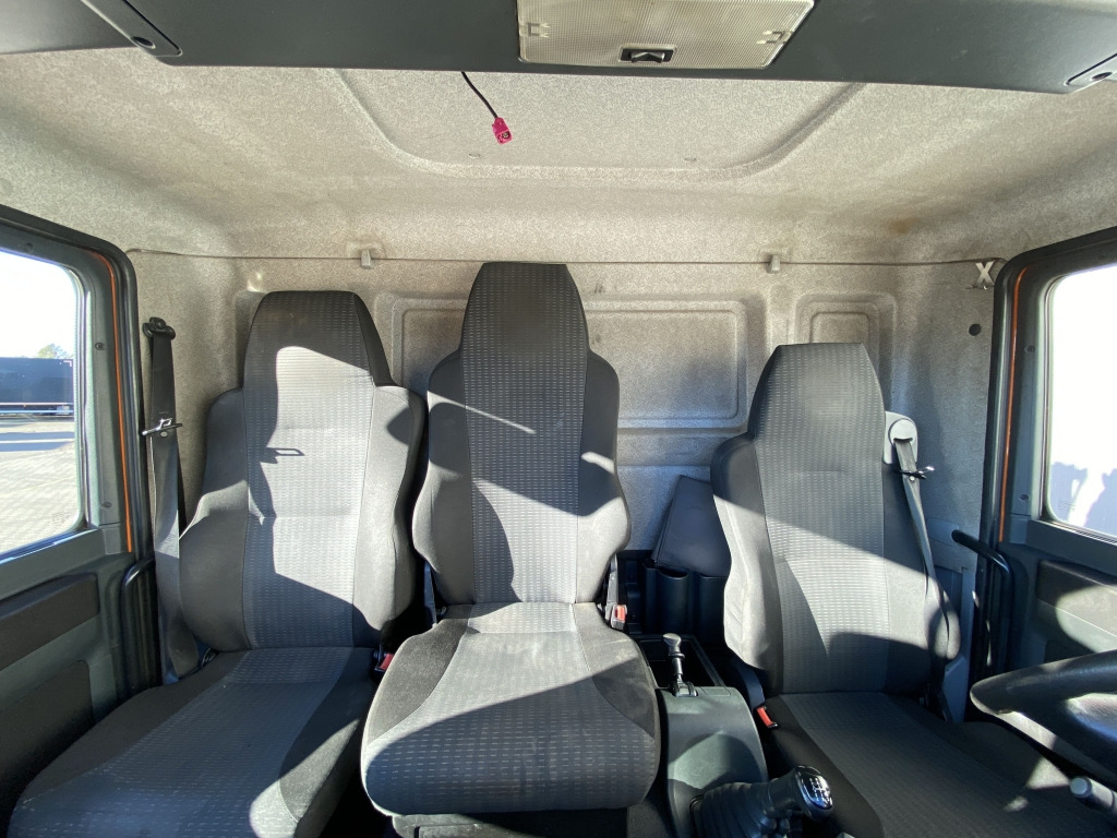 Flakbil MAN TGM 15.290 4x2 BL / HIAB Faltkran