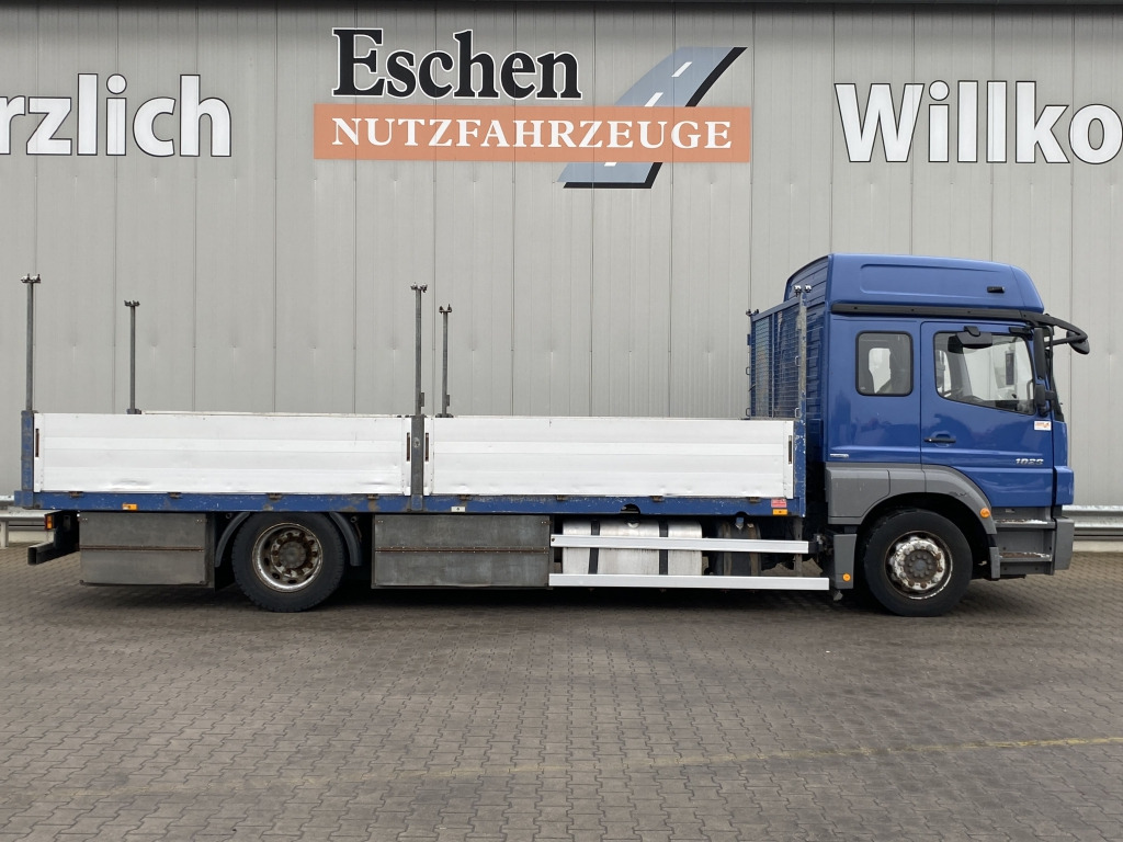 Flakbil Mercedes-Benz 1829 LL Axor