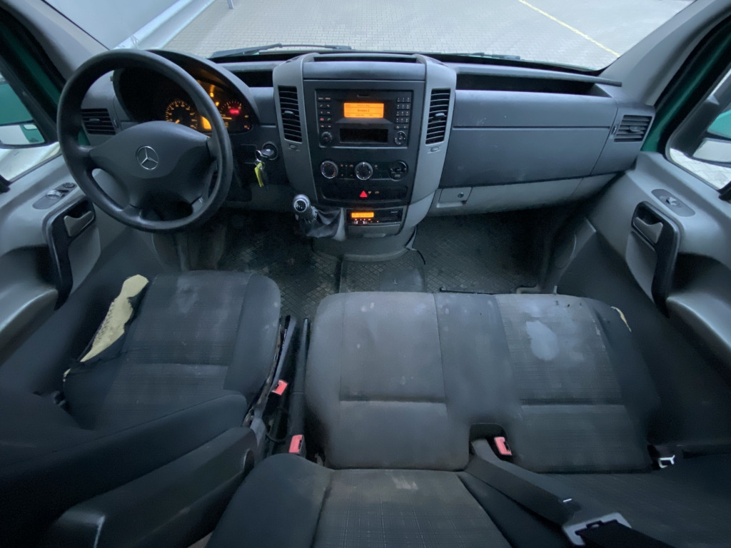 Flakbil Mercedes-Benz 313 CDI Sprinter