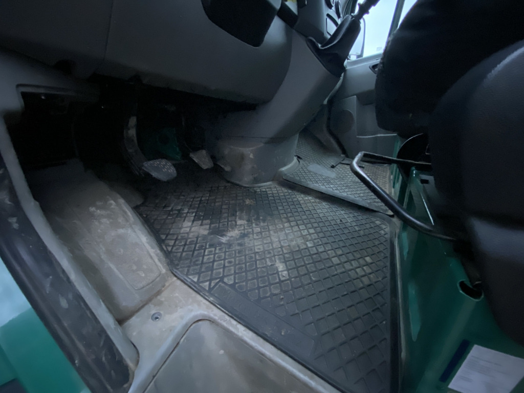 Flakbil Mercedes-Benz 313 CDI Sprinter