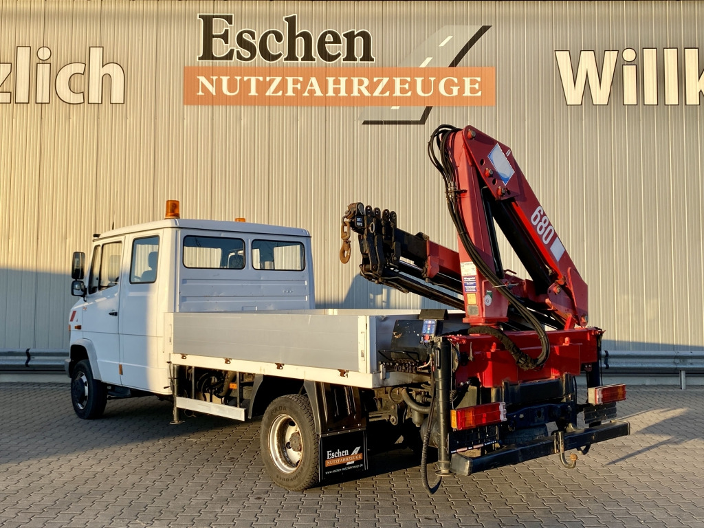 Flakbil Mercedes-Benz 814 D DOKA / HMF-Faltkran