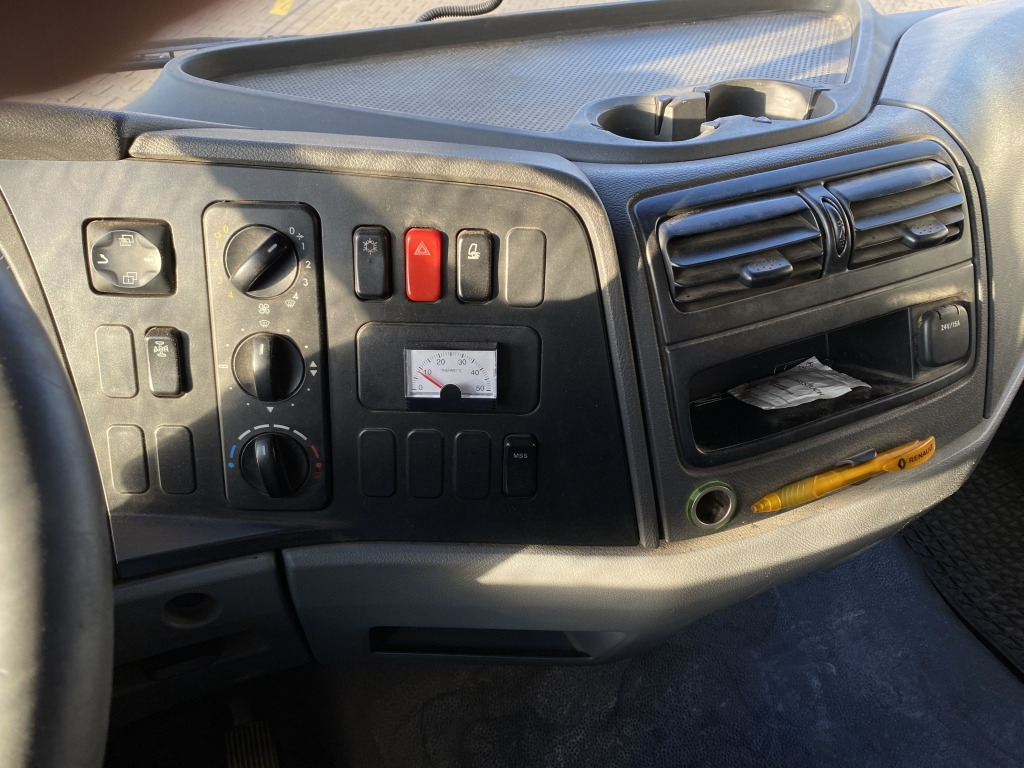 Flakbil Mercedes-Benz 818 Atego