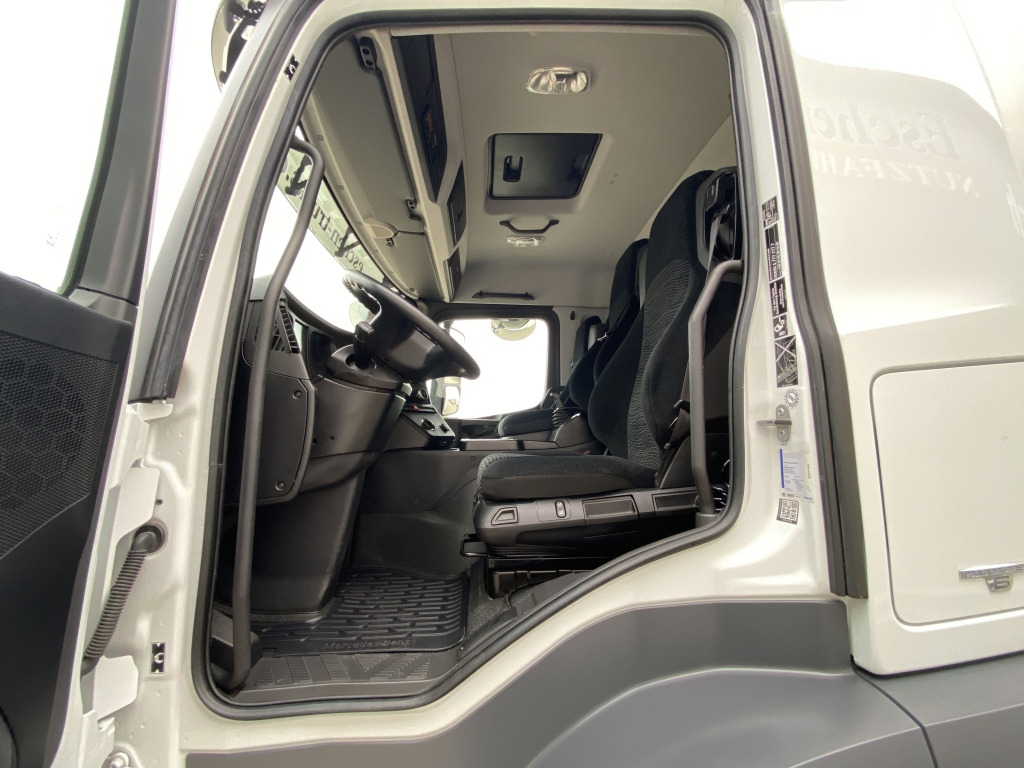 Kapellbil Mercedes-Benz 1827 BB A 4x4 Arocs