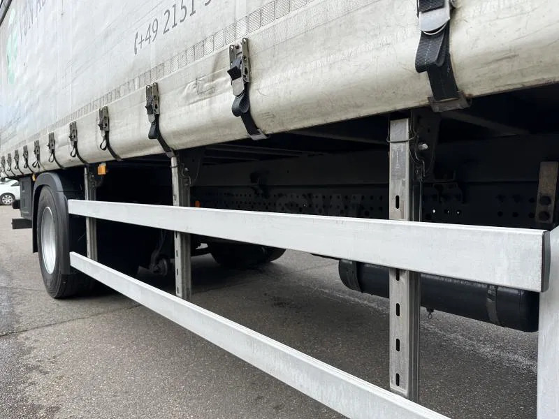 Kapellbil Mercedes-Benz Antos 1827 L Pr/Plane Rungentaschen E6