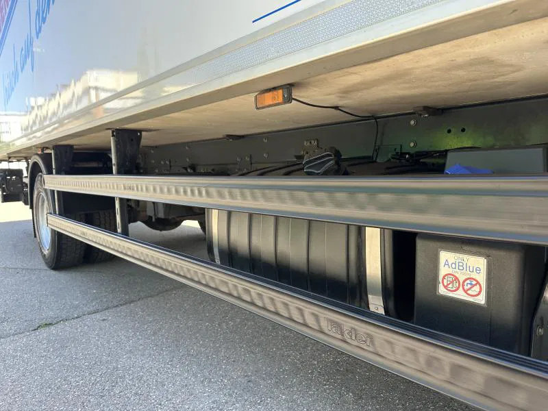 Kylbil lastbil Iveco EuroCargo 140E250 Tiefkühl Mitsubishi TDJ 300 Klima