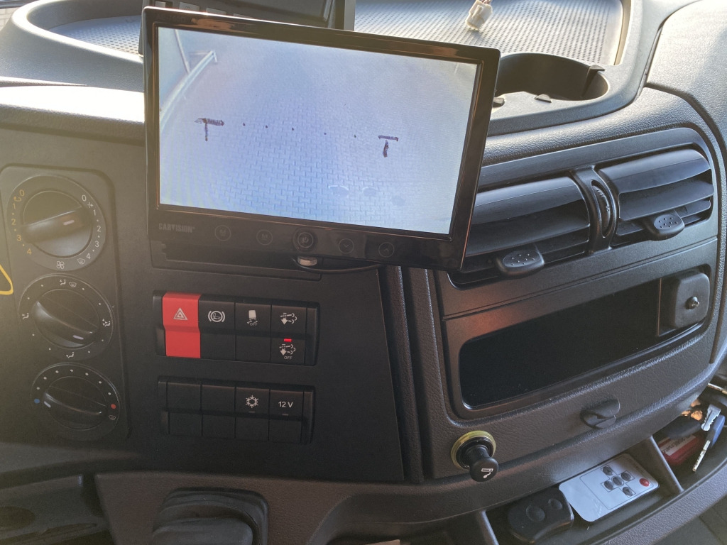 Kylbil lastbil Mercedes-Benz 1218 L / Dhollandia LBW