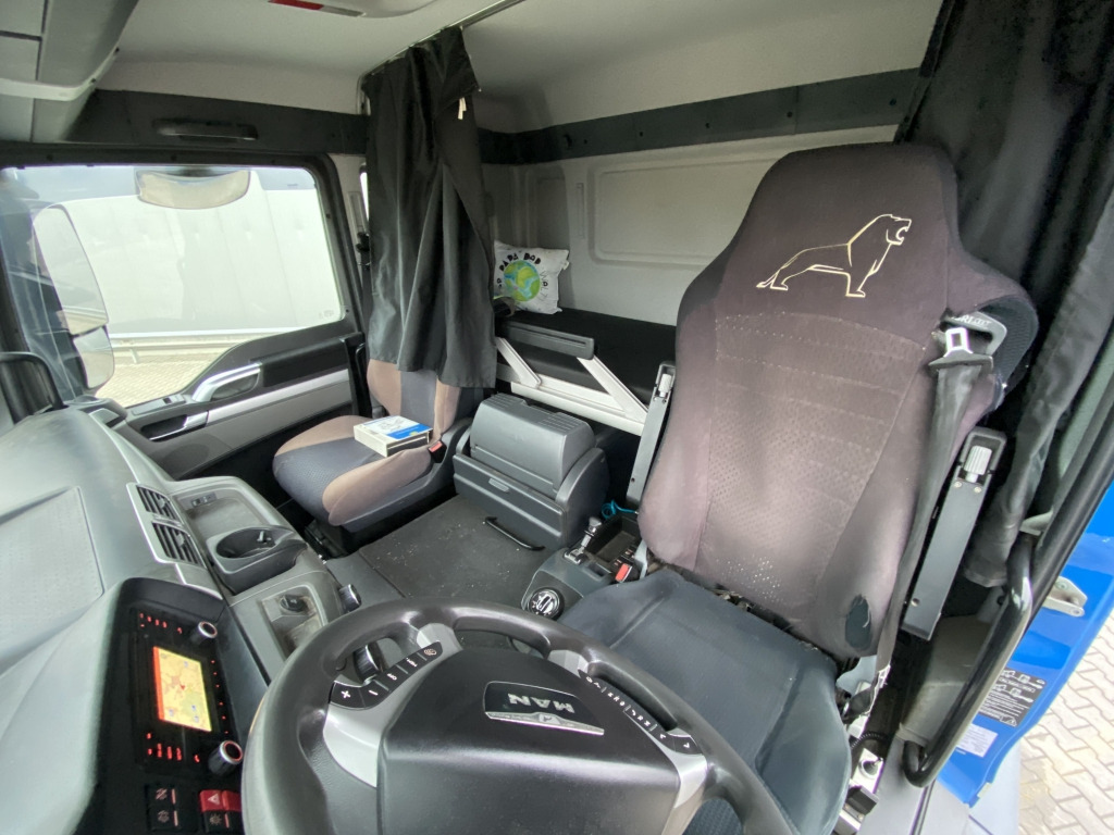 Lastväxlare lastbil MAN TGS 26.440 6x2-4 BL