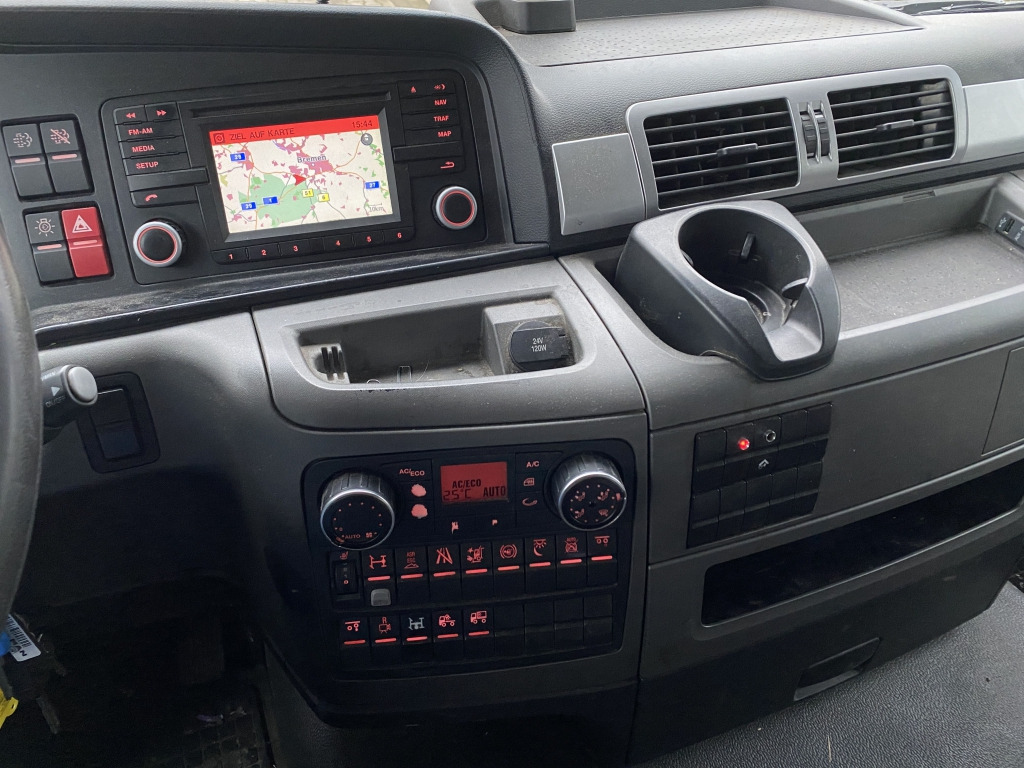 Lastväxlare lastbil MAN TGS 26.440 6x2-4 BL