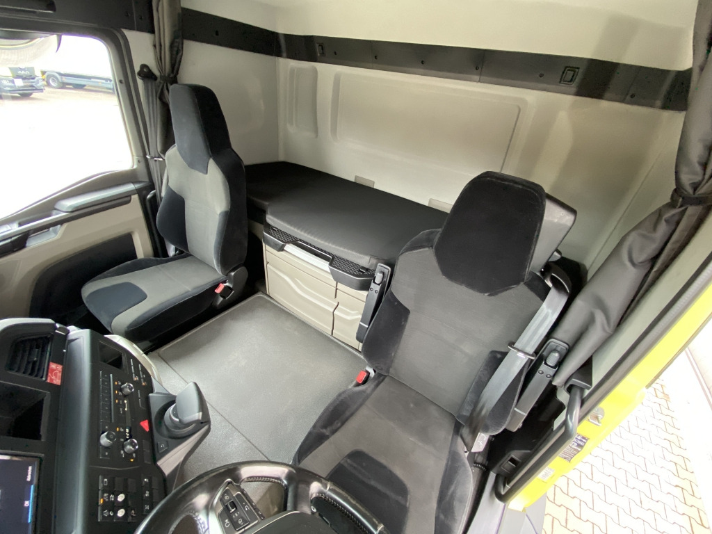 Lastväxlare lastbil MAN TGS 26.470 6x2-2 BL